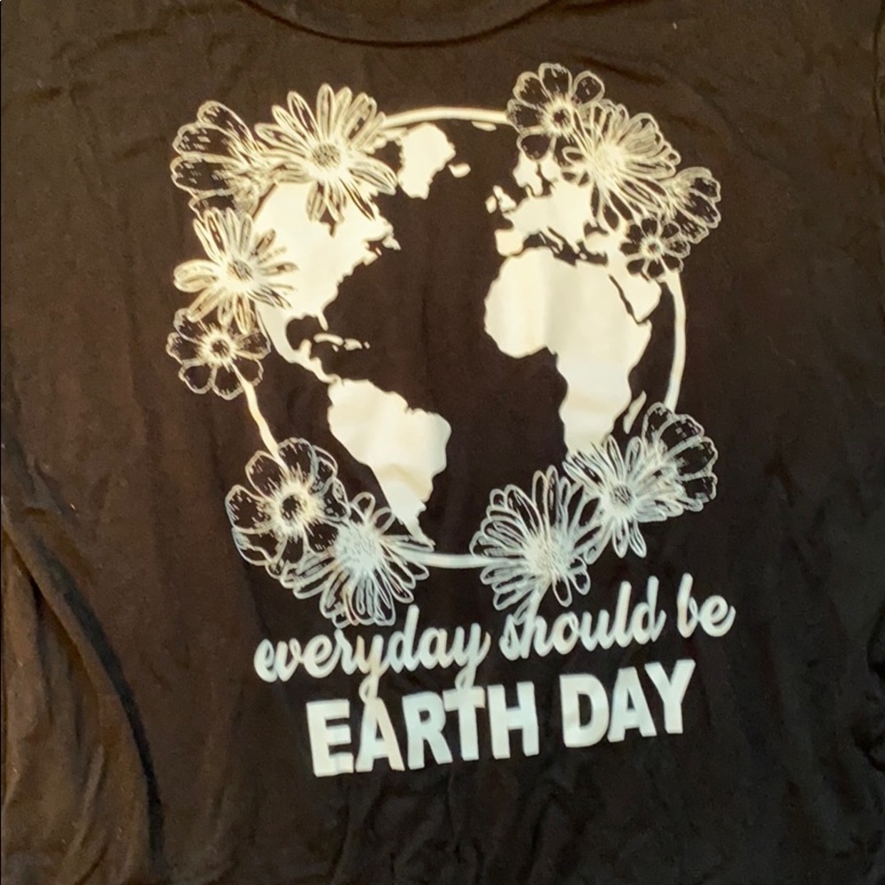 Graphic tee - Picture 3 of 3